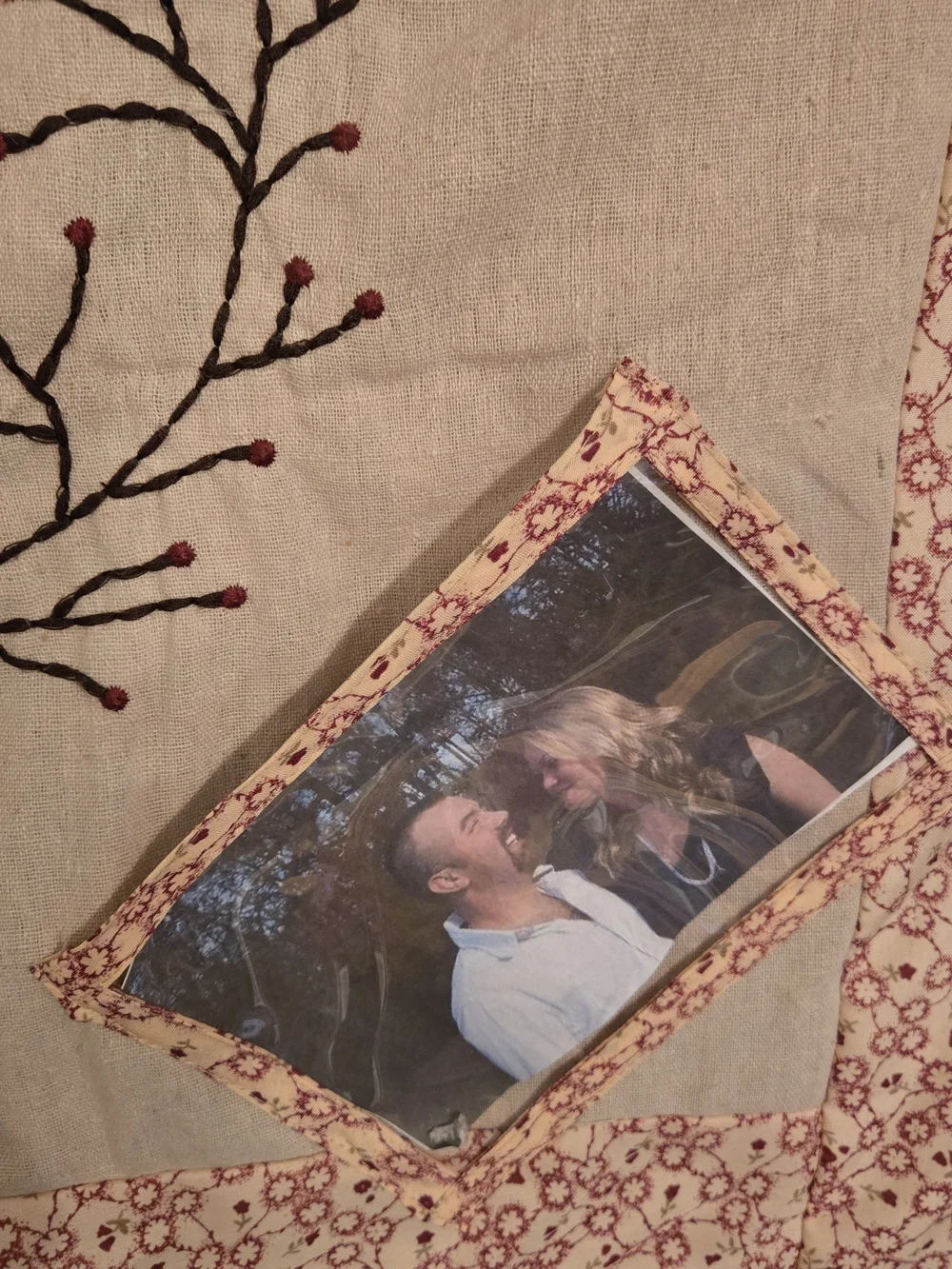 Family Wall Picture Display Tapestry With Interchangeable Pic Slots